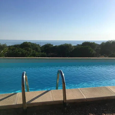 Elegante A Avec Piscine Privee Et Vue Sur La Villa