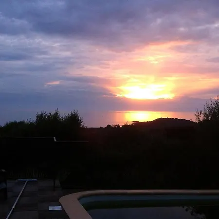 Elegante A Avec Piscine Privee Et Vue Sur La *