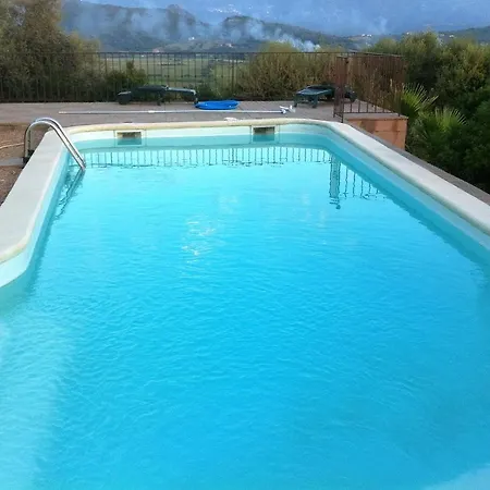 Elegante A Avec Piscine Privee Et Vue Sur La