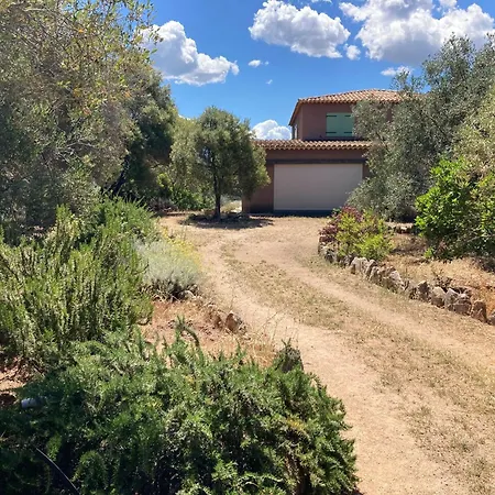 Elegante A Avec Piscine Privee Et Vue Sur La Sagone (Corsica)