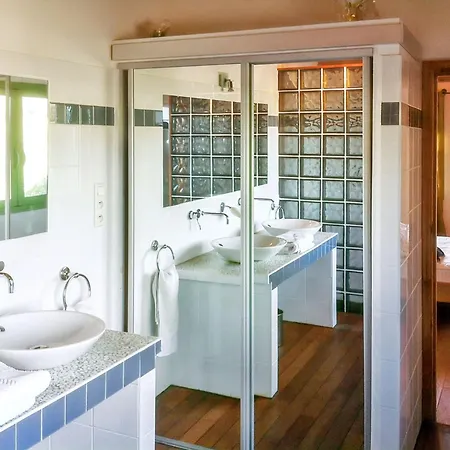 Elegante A Avec Piscine Privee Et Vue Sur La Sagone (Corsica)