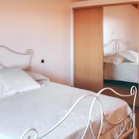 Elegante A Avec Piscine Privee Et Vue Sur La