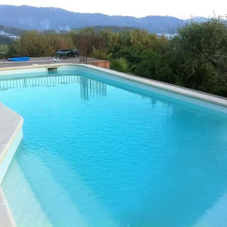 élégante à Avec Piscine Privée Et Vue Sur La Villa Sagone (Corsica)