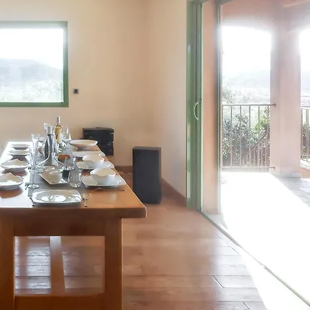 élégante à Avec Piscine Privée Et Vue Sur La *