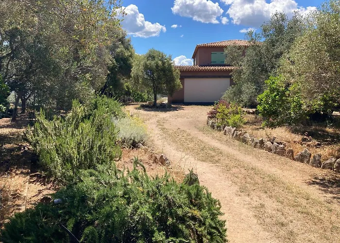 Elegante A Avec Piscine Privee Et Vue Sur La Sagone (Corsica)