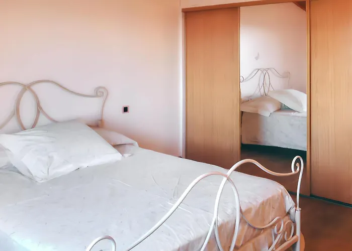 Elegante A Avec Piscine Privee Et Vue Sur La